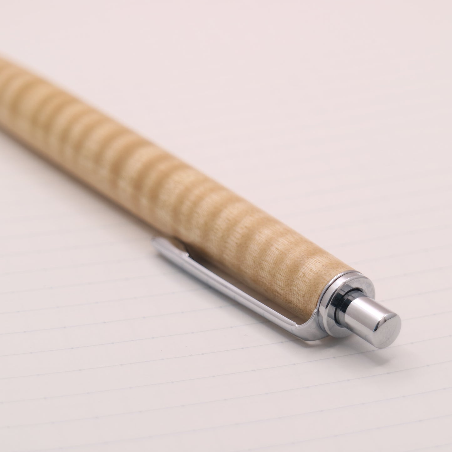 トチ縮杢 木軸シャーペン｜【学生に人気】やわらかな縮杢が、勉強時間を静かに整える一本　260201