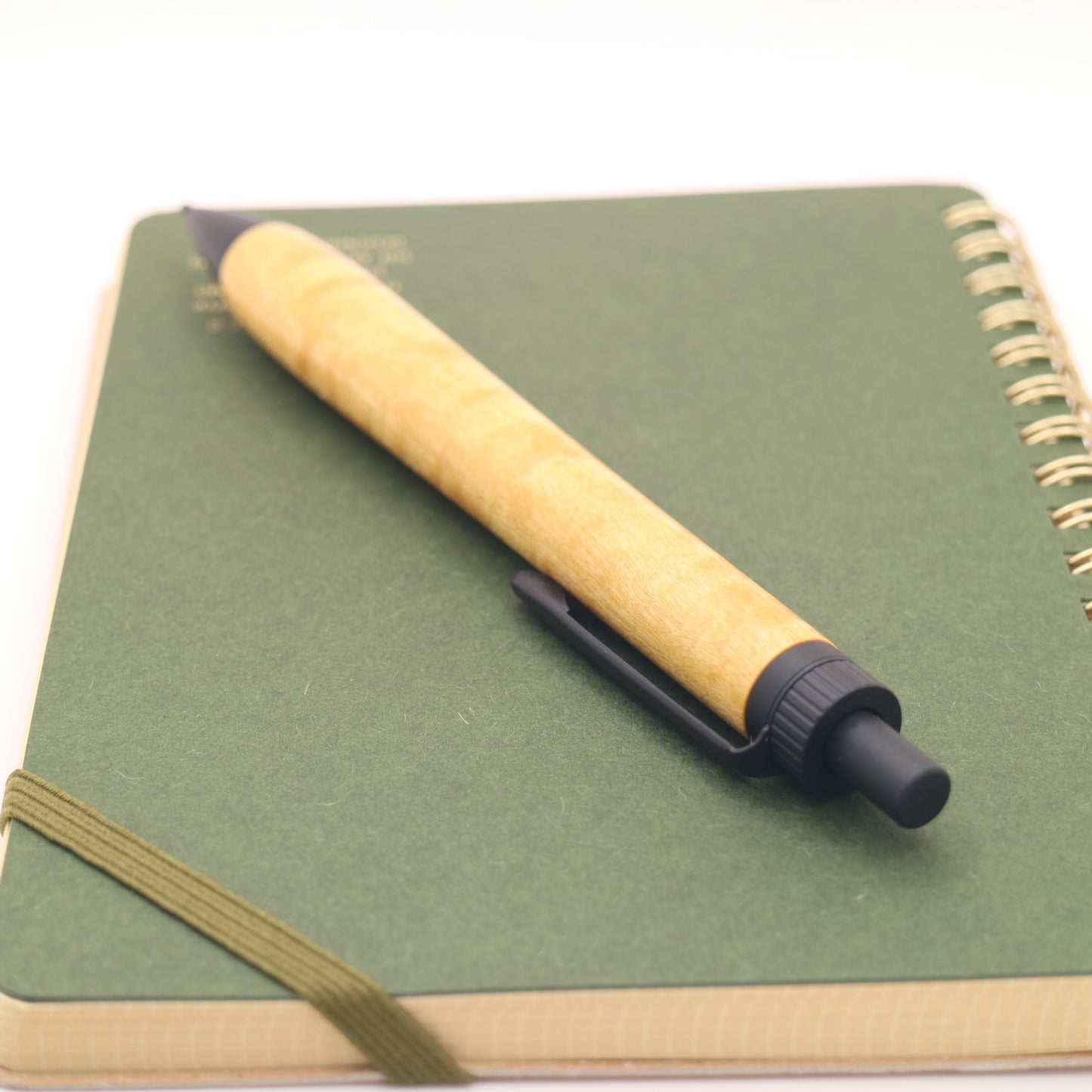 セイロンサテンウッド× マットブラック　木軸ペン　ボールペン or シャーペン　251205