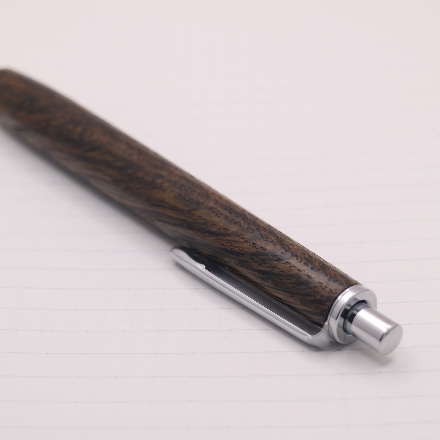 神代ナラ 木軸シャーペン｜【学生に人気】時を刻んだ深い色合いが、勉強時間に静かな集中をもたらす一本　260208