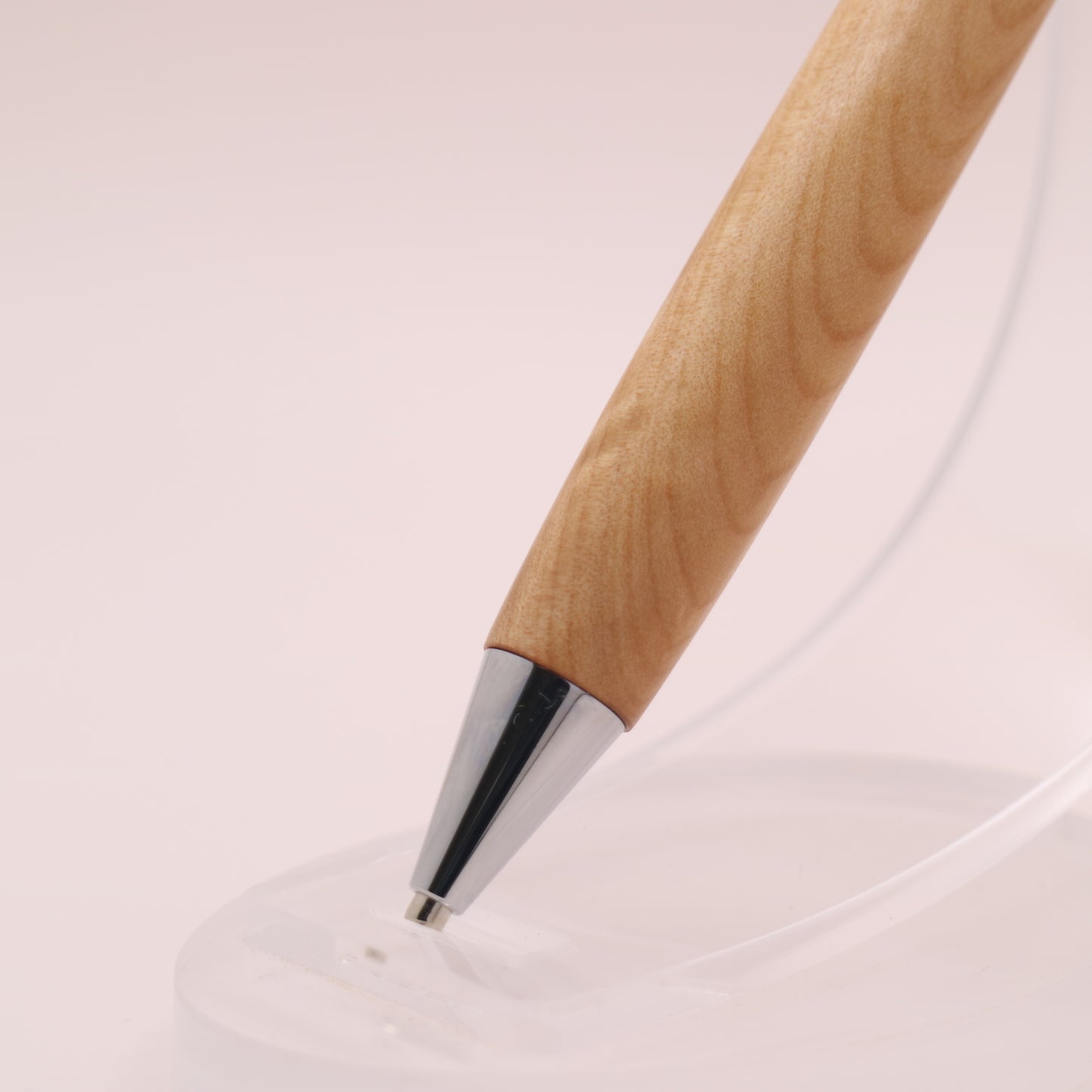 ツバキ 木軸シャーペン｜【学生に人気】凛とした木肌が、勉強時間に静かな集中をもたらす一本　260204