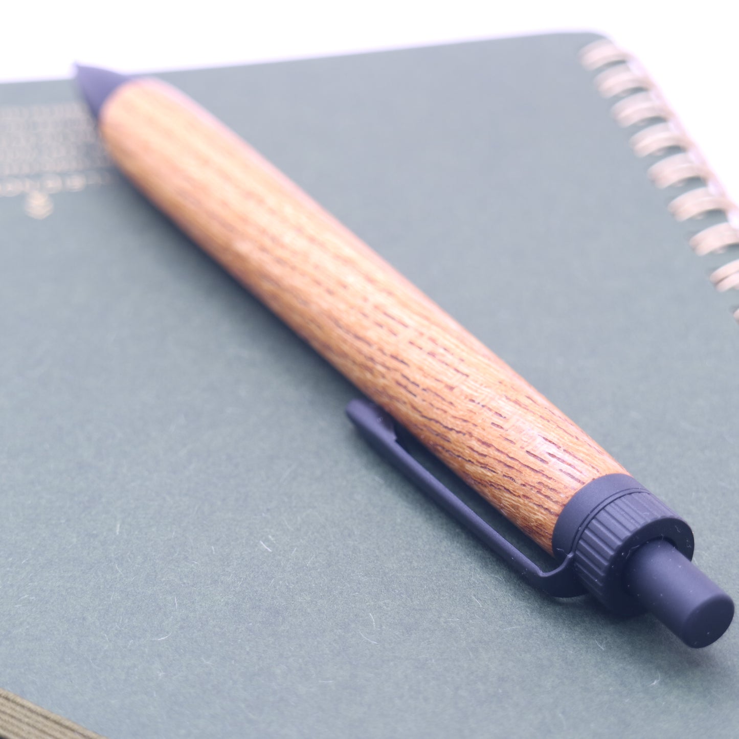 ケヤキ× マットブラック　木軸ペン　ボールペン or シャーペン　251208