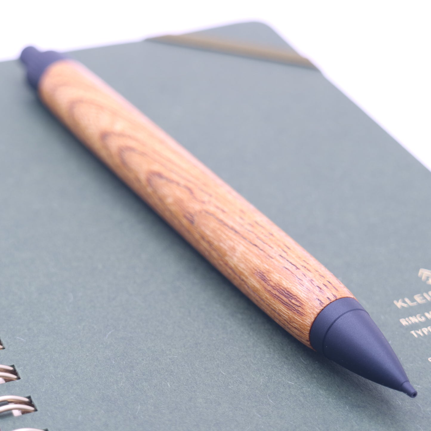 ケヤキ× マットブラック　木軸ペン　ボールペン or シャーペン　251208