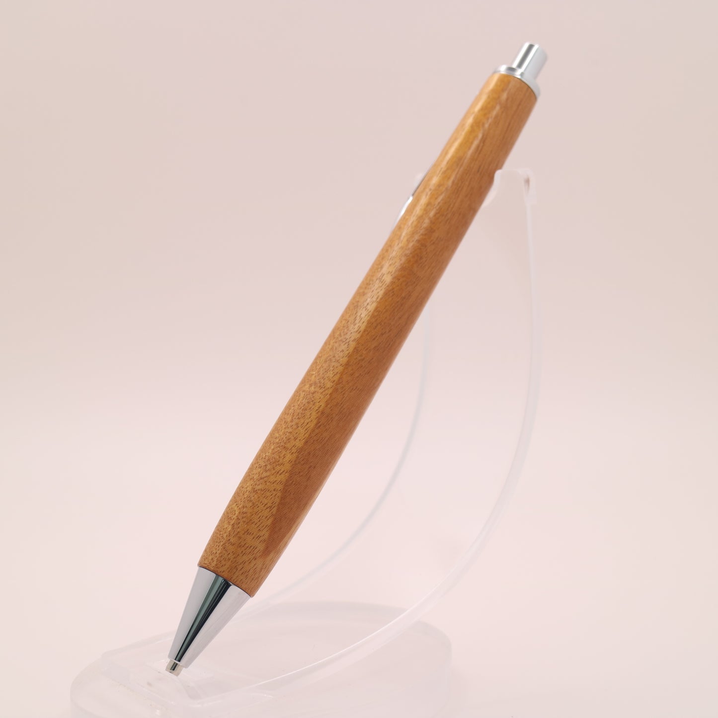 チャクテビガ 木軸シャーペン｜【学生に人気】あたたかな赤褐色が、勉強時間に静かな集中をもたらす一本　260202