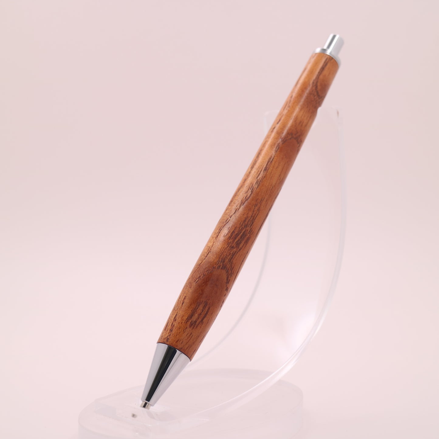 チャンチン 木軸シャーペン｜【学生に人気】淡くあたたかな木肌が、勉強時間にやさしい集中をもたらす一本　260205