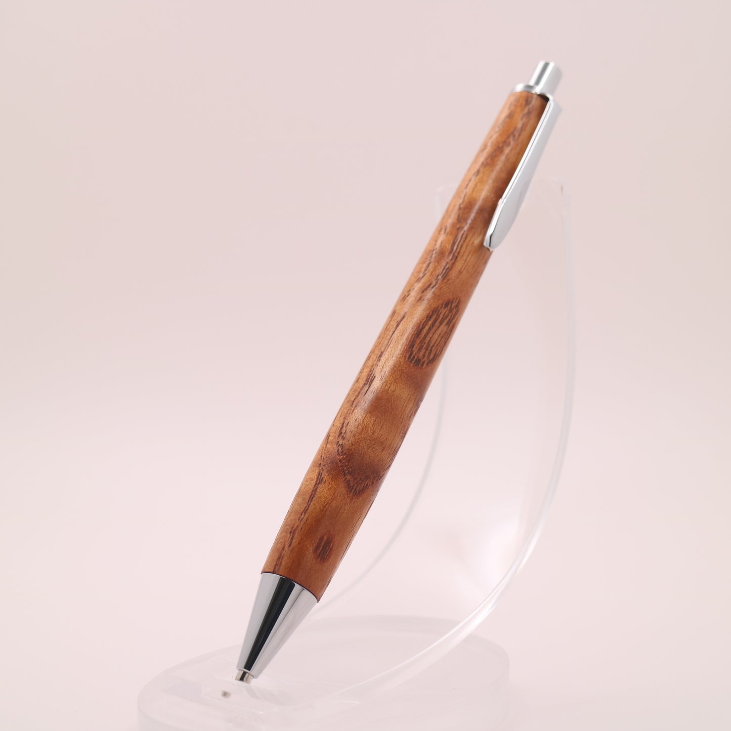 チャンチン 木軸シャーペン｜【学生に人気】淡くあたたかな木肌が、勉強時間にやさしい集中をもたらす一本　260205