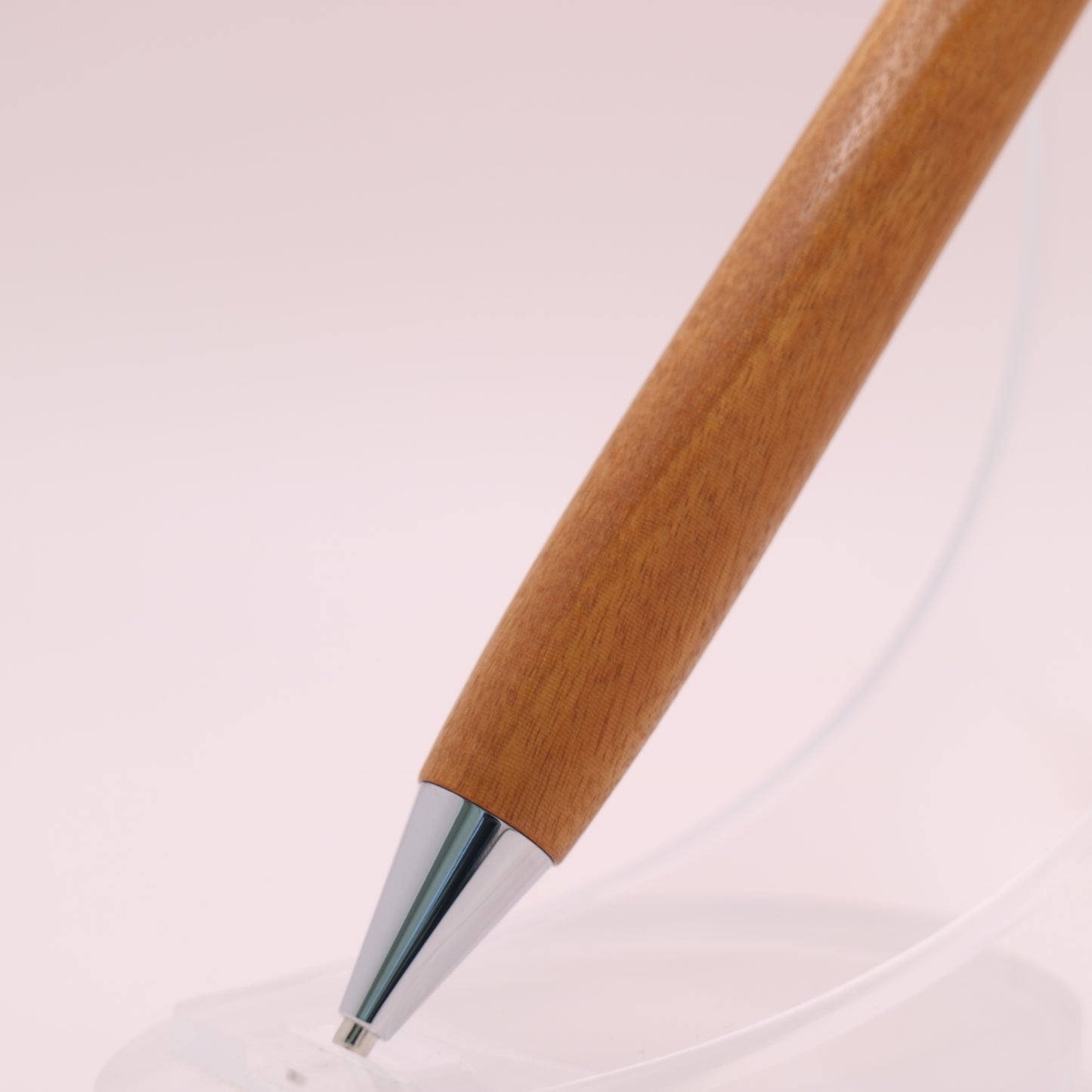 チャクテビガ 木軸シャーペン｜【学生に人気】あたたかな赤褐色が、勉強時間に静かな集中をもたらす一本　260202