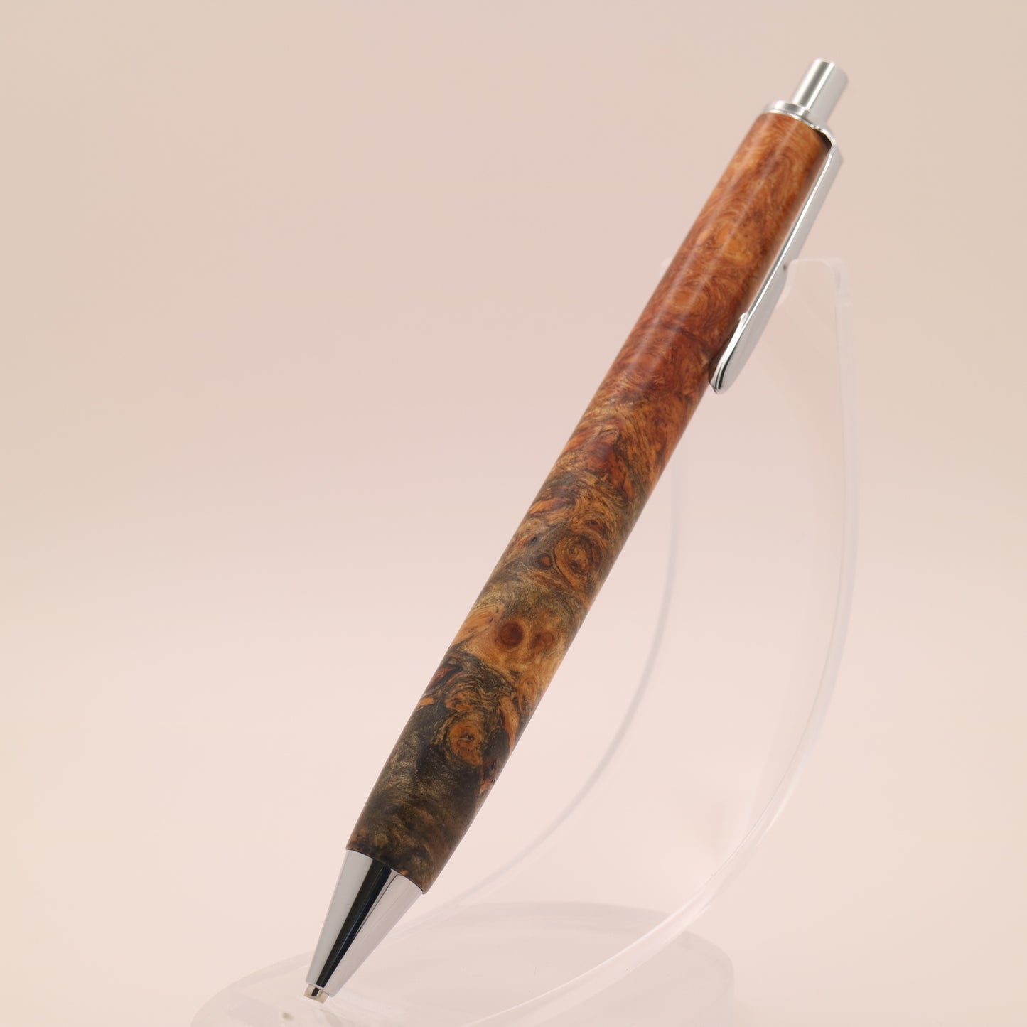 花梨瘤 木軸シャーペン｜【学生に人気】複雑に揺らぐ瘤杢が、勉強時間に静かな没入感をもたらす一本　260206