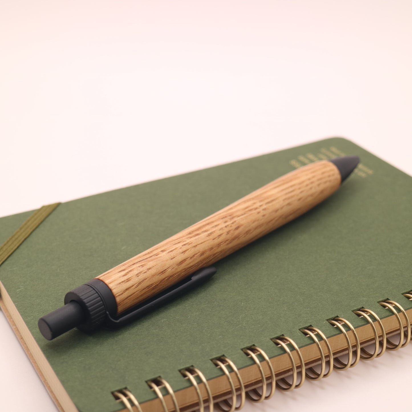 ウィスキー樽（ジャックダニエル）オーク　木軸ペン　ボールペン or シャーペン　251206