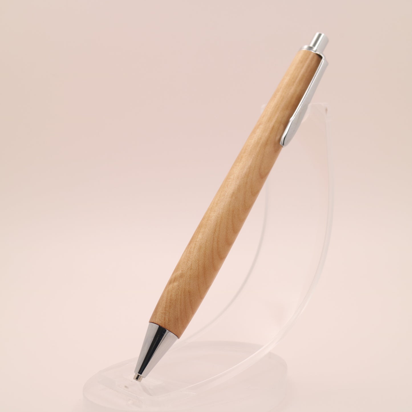 ツバキ 木軸シャーペン｜【学生に人気】凛とした木肌が、勉強時間に静かな集中をもたらす一本　260204